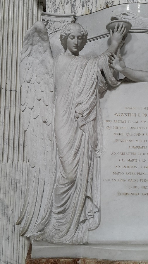 The Agostino Chigi monument, Santa Maria del Popolo, Rome. Photo: www.jessicagroenendijk.com