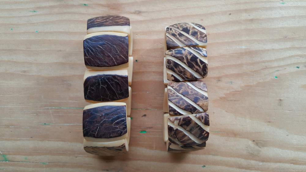 Vegetable ivory bracelets. Photo: Jessica Groenendijk, Words from the Wild